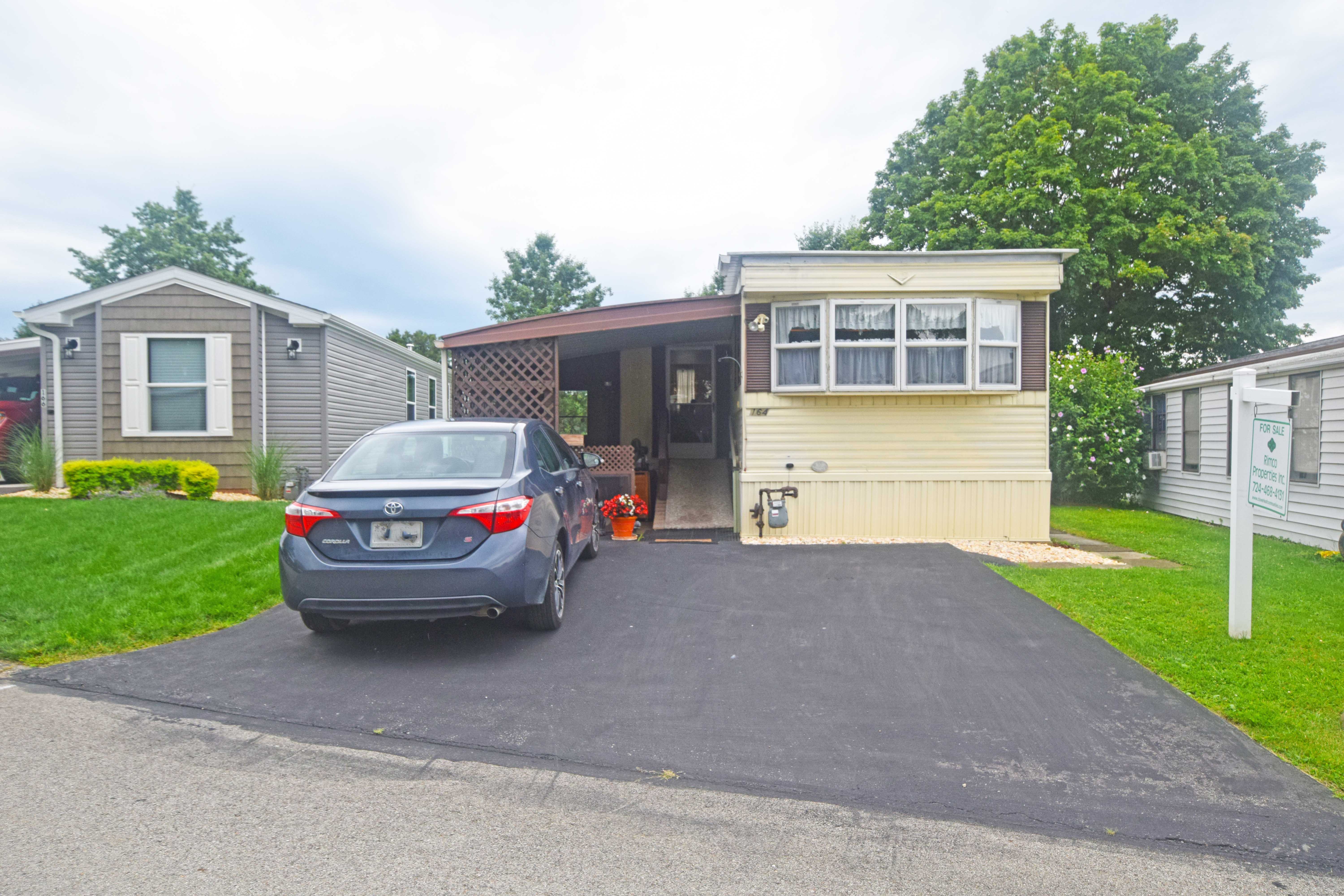 164 Pembrooke Drive_Outside view
