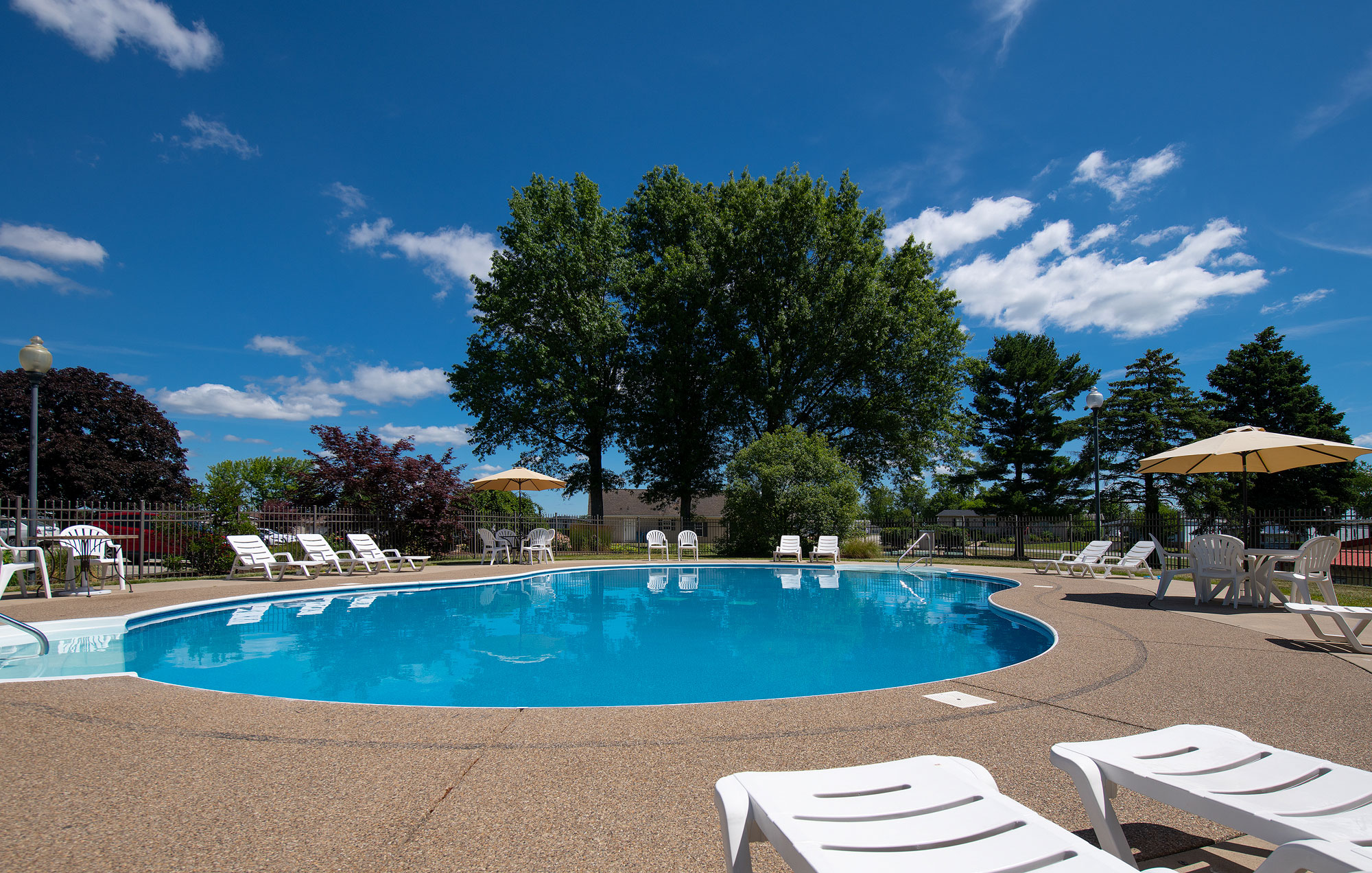 Cloverleaf-Estates-East_Pool-View