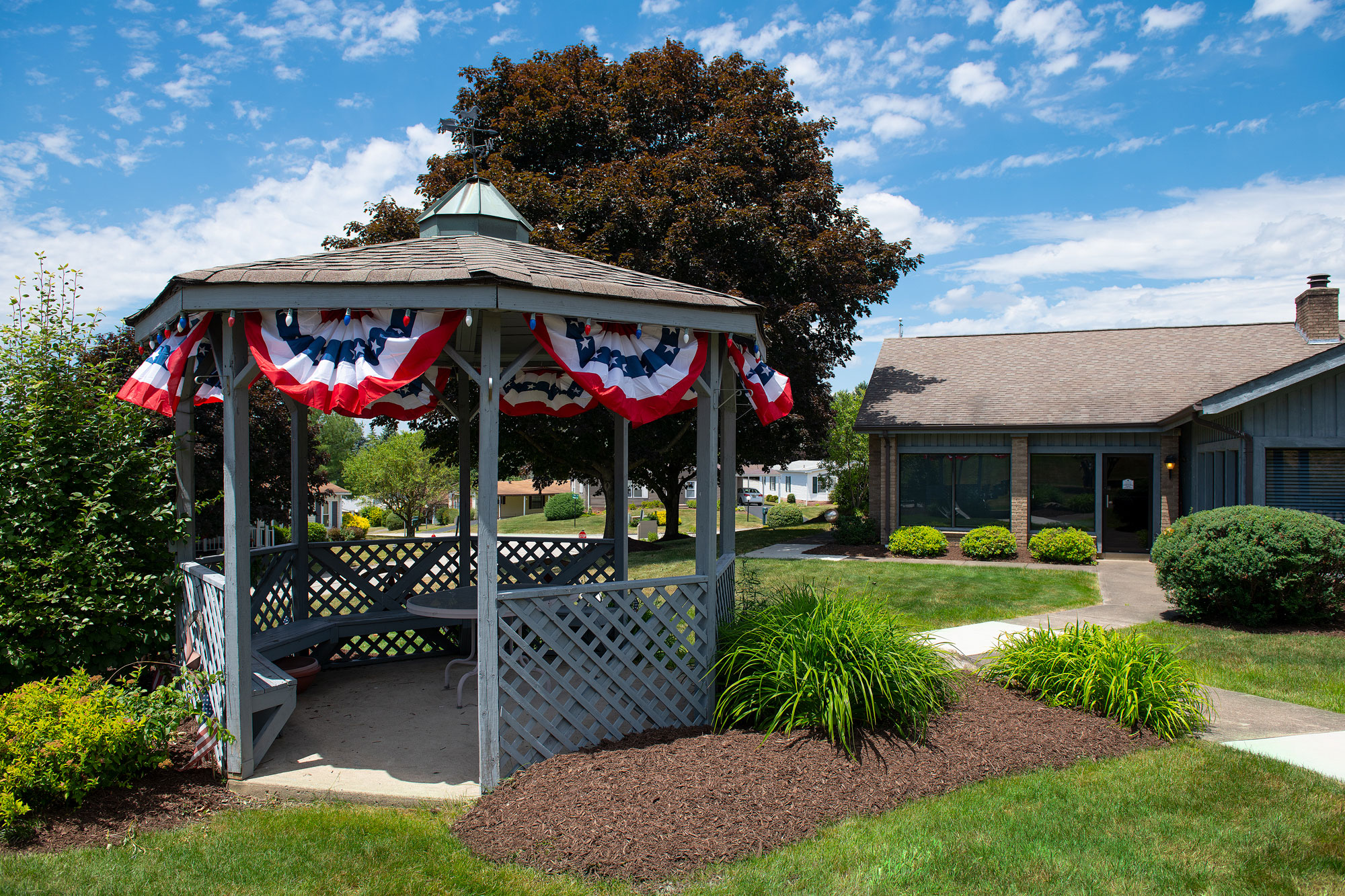 Village-of-Clover-Ridge_Exterior-Gazebo