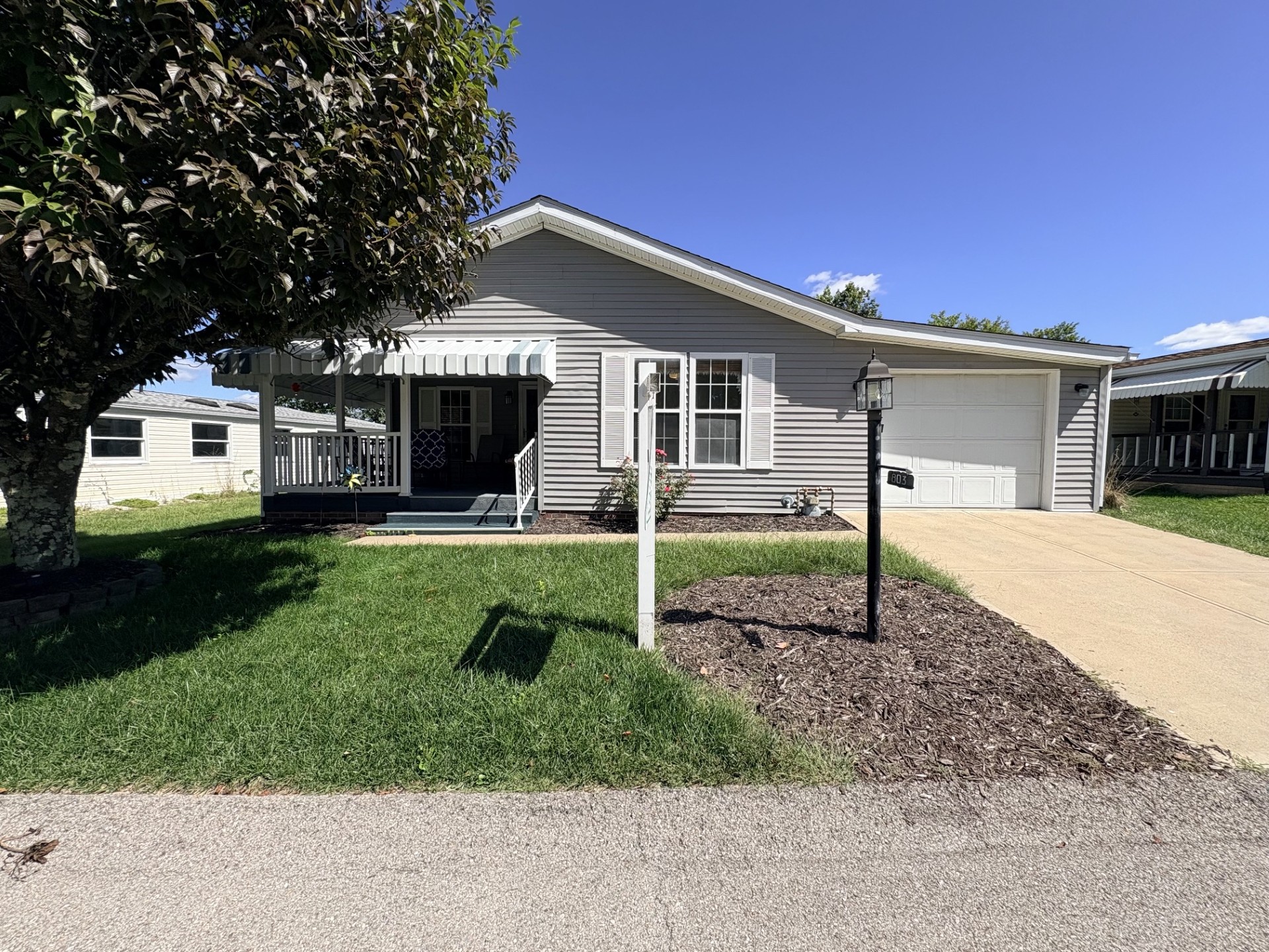803 Sheffield Ct Carnegie PA 15106